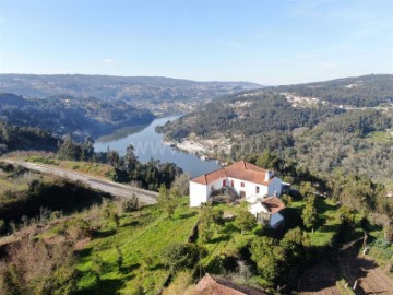 Quintas e casas rústicas 5 Quartos em Sobrado e Bairros