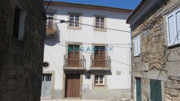 House 3 Bedrooms in Oledo