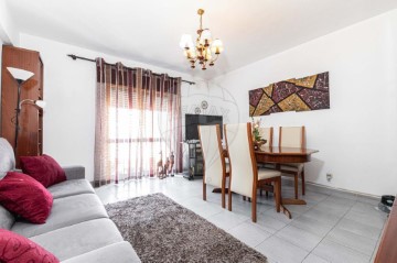 Apartamento 3 Quartos em Algueirão-Mem Martins