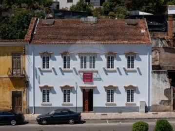 Prédio em São João Baptista e Santa Maria dos Olivais