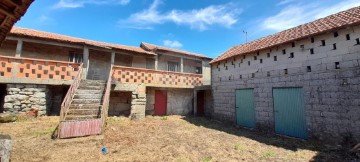 House 3 Bedrooms in Cambra e Carvalhal de Vermilhas