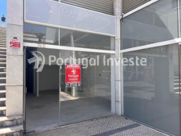 Commercial premises in Almada, Cova da Piedade, Pragal e Cacilhas