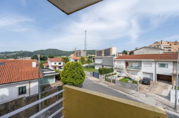 Piso 3 Habitaciones en Vila Nova de Famalicão e Calendário