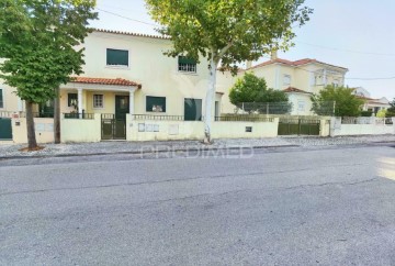 House 3 Bedrooms in Alcanena e Vila Moreira