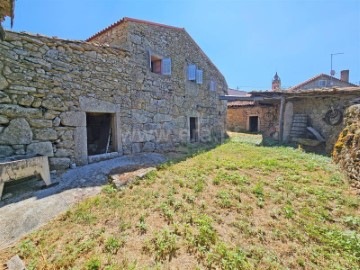 Maison 3 Chambres à Amoreira, Parada e Cabreira