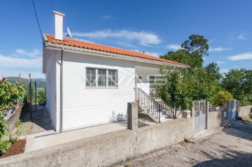 Moradia 4 Quartos em Prado (São Miguel)