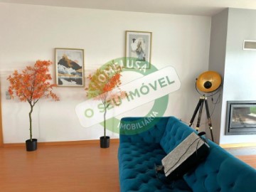 House 4 Bedrooms in Bustos, Troviscal e Mamarrosa