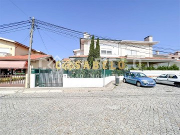 Maison 4 Chambres à Nogueira e Silva Escura