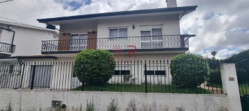 House 6 Bedrooms in Lourosa