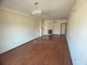 Apartamento 3 Quartos em Ferreiros e Gondizalves