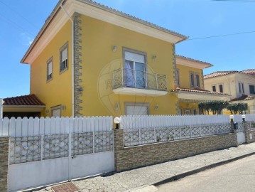 House 4 Bedrooms in Bustos, Troviscal e Mamarrosa