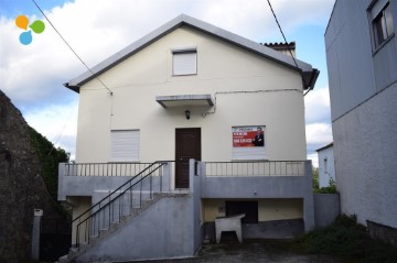 House 5 Bedrooms in Covilhã e Canhoso