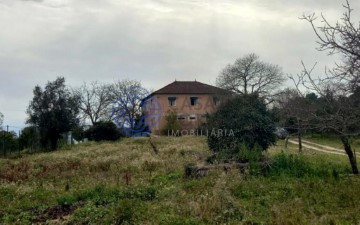 House 4 Bedrooms in Ferreira do Zêzere