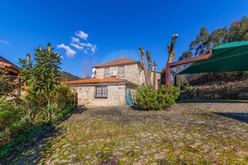 Quintas e casas rústicas 5 Quartos em Oliveira de Frades, Souto de Lafões e Sejães