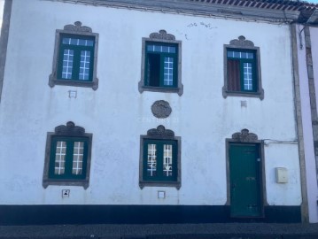 House 4 Bedrooms in Vila de São Sebastião