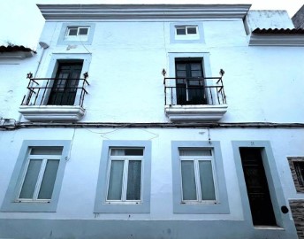 Building in Nossa Senhora da Expectação