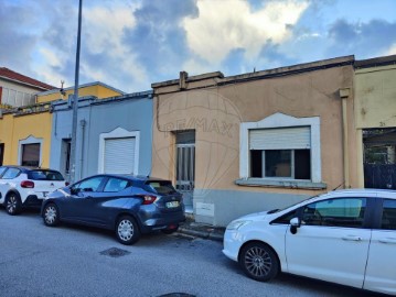 Maison 2 Chambres à Custóias, Leça do Balio e Guifões