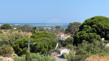 House 2 Bedrooms in Quelfes