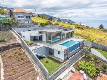 Maison 3 Chambres à Calheta