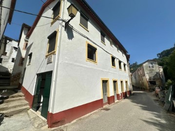 House 6 Bedrooms in Lorvão