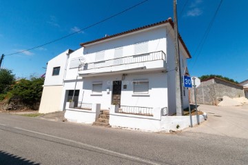 Maison 5 Chambres à Maceira