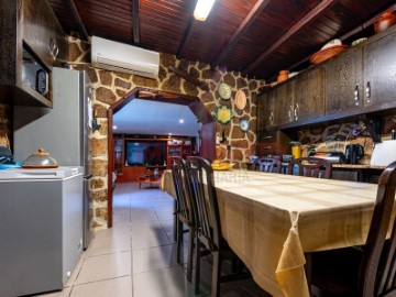 House 3 Bedrooms in Pousafoles do Bispo, Pena Lobo e Lomba