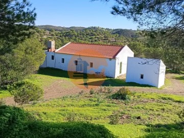 Quintas e casas rústicas em Castro Marim