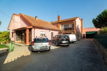 House 5 Bedrooms in Carriço