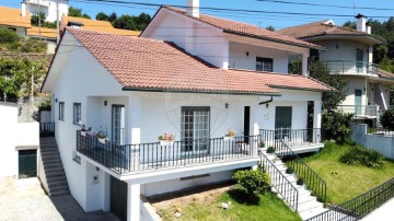 House 4 Bedrooms in São Pedro do Sul, Várzea e Baiões