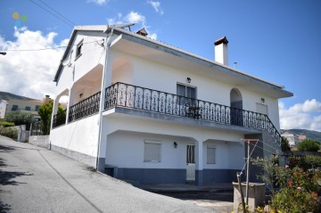 House 5 Bedrooms in Boidobra