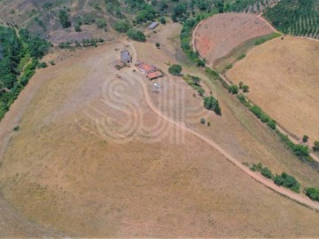 Quintas e casas rústicas em Sabóia