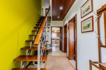 Maison 5 Chambres à Rosto de Cão (Livramento)