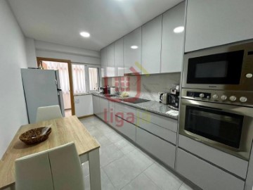 Apartamento 3 Quartos em Atouguia