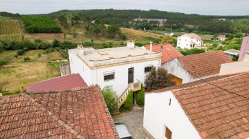 Apartment 3 Bedrooms in Cadaval e Pêro Moniz