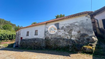 Moradia 2 Quartos em Calvos e Frades