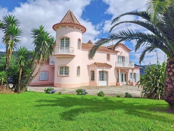 House 3 Bedrooms in Nossa Senhora dos Remédios