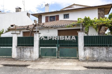 House 5 Bedrooms in Castelo Branco