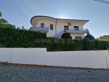 House 3 Bedrooms in Padronelo