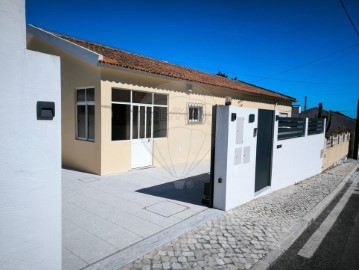 House 2 Bedrooms in S.Maria e S.Miguel, S.Martinho, S.Pedro Penaferrim