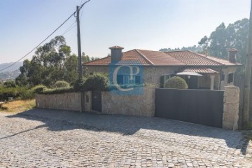 Maison 5 Chambres à Lustosa e Barrosas (Santo Estêvão)