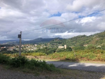 Terreno em Arcos de Valdevez (São Paio) e Giela