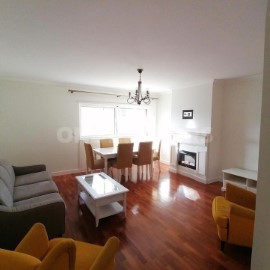 Apartamento 3 Quartos em Alfragide