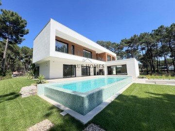 Maison 4 Chambres à Charneca de Caparica e Sobreda