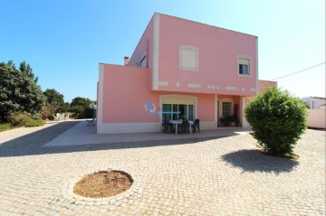 Maison 5 Chambres à Santa Luzia