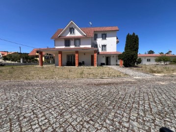 House 9 Bedrooms in Sátão