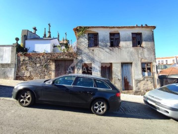 House 2 Bedrooms in São João da Madeira