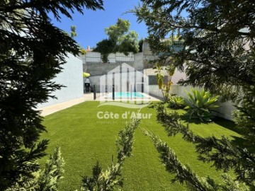 House 4 Bedrooms in Sesimbra (Castelo)