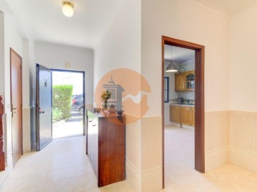 House 3 Bedrooms in Monte Gordo