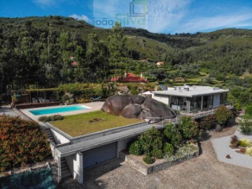 Maisons de campagne 3 Chambres à Calheiros