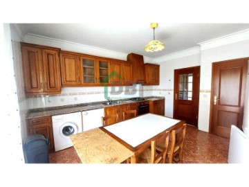 Apartment 4 Bedrooms in Covilhã e Canhoso